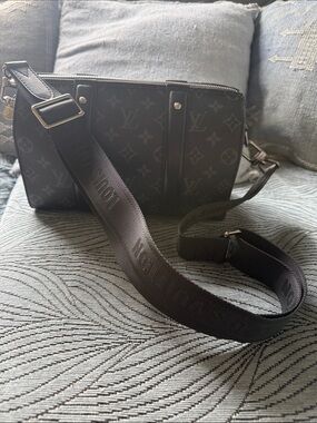 Designer INSPIRED  lvBlack Monogram Eclipse Messenger Bag with Adjustable Strap